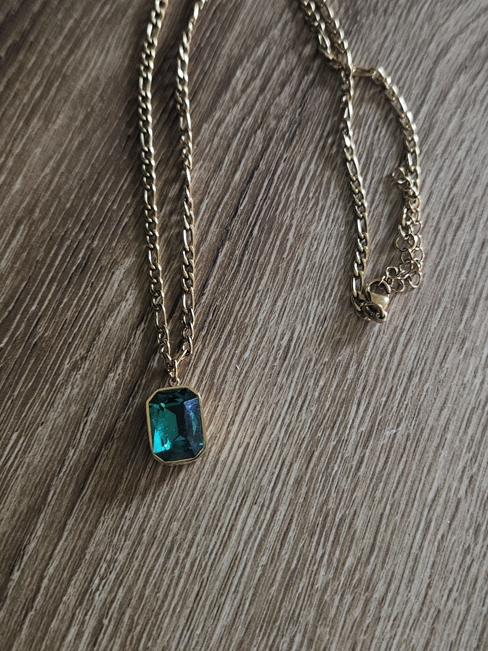 Blue Pendant Necklace in Gold Like New